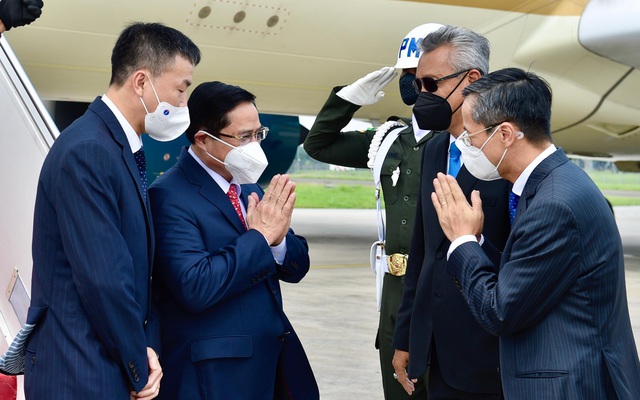 Hình ảnh Thủ tướng Phạm Minh Chính tới Indonesia, bắt đầu chuyến công tác