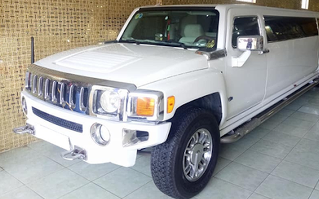 Biểu tượng 'dân chơi' một thời Hummer H3 Limousine hạ giá còn hơn 3 tỷ đồng sau 14 năm lăn bánh