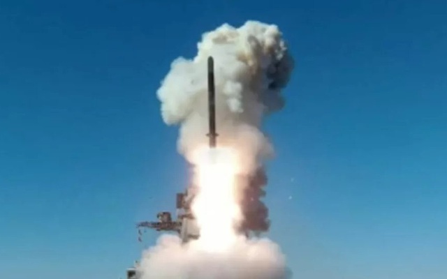 Video khinh hạm Nga thử nghiệm ‘hỏa thần’ Kalibr trên Biển Nhật Bản