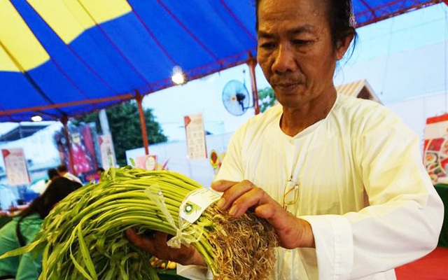 Trồng rau muống, lão nông ở Cần Thơ xây 6 cây cầu tặng người dân