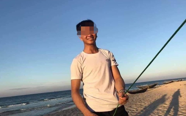 Nam sinh tử vong sau khi một mình cứu 4 nữ sinh bị sóng biển cuốn: Nụ cười của chàng trai khiến tất cả xót xa