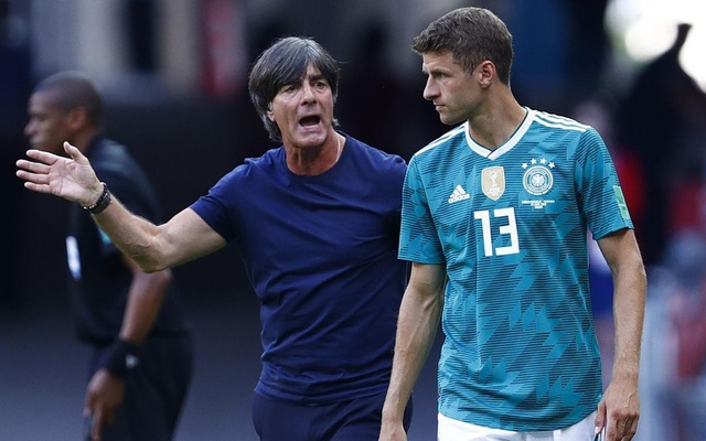 Vứt bỏ ‘cái tôi’, Joachim Low gọi Thomas Muller dự EURO