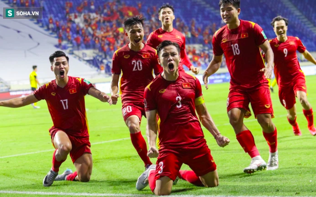 CĐV Việt Nam "hú vía" sau trận thắng kịch tính, nhớ đến "ký ức đen tối" trong trận gặp Malaysia
