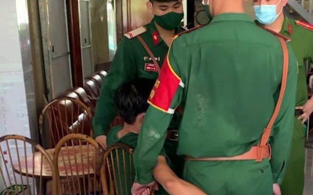 Quảng Ninh: Phạt thanh niên giả danh sĩ quan Quân đội đi 'tán gái'
