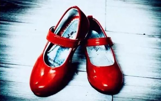 Sự cố “đôi giày đỏ” châu Âu: 400 người không ngừng nhảy và chết đi vì kiệt sức, nguyên nhân do đâu?