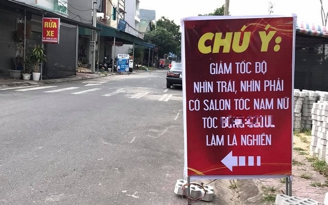 'Ngã ngửa' khi đọc tấm biển bên đường, dân mạng khen quảng cáo sáng tạo