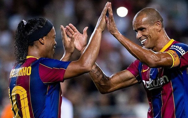 Giao hữu huyền thoại Barcelona 2-3 huyền thoại Real Madrid: Ronaldinho, Rivaldo tạo "mưa bàn thắng"