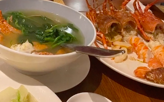 Bữa cơm "đạm bạc" của một gia đình Việt kiều khiến dân mạng liên tục trầm trồ, nhìn danh sách món ăn mà choáng!