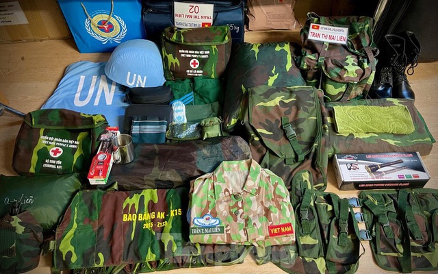 Liên Hợp Quốc kiểm tra ba lô khẩn cấp của lính mũ nồi xanh Việt Nam
