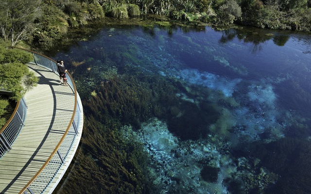 Chiêm ngưỡng hồ nước ngọt sạch nhất thế giới mà con người từng biết đến