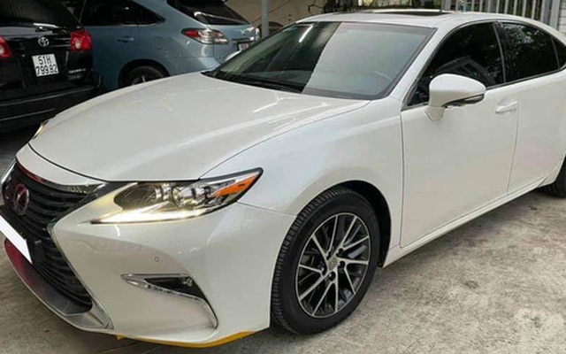 Lexus ES 350 bán lại rẻ ngang Toyota Corolla Altis chỉ sau 45.000km, CĐM vào hỏi: 'Có đề nhầm giá không?'