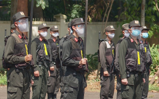 Hàng nghìn cảnh sát lên đường chi viện cho các tỉnh chống dịch Covid-19