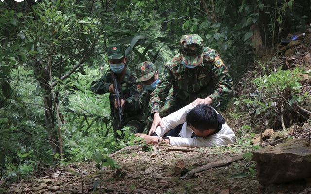 Cận cảnh trinh sát biên phòng “đánh” án ma túy nơi biên giới