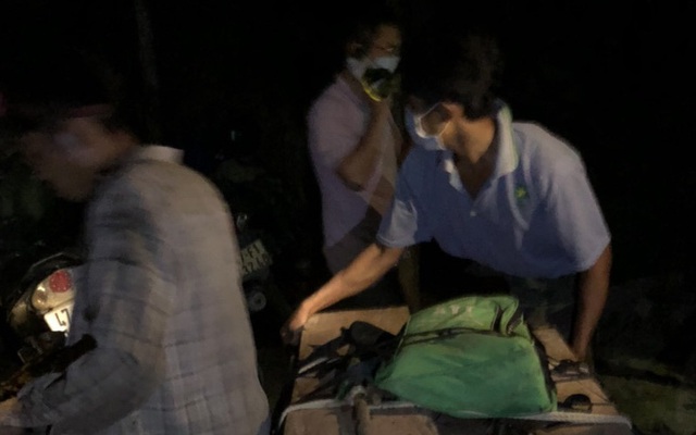 Đắk Lắk: Lâm tặc rút dao đe dọa lãnh đạo công ty lâm nghiệp cướp tang vật