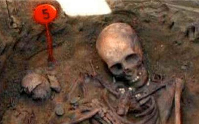 Mộ cổ chứa hàng ngàn cổ vật độc nhất, bất khả xâm phạm, vì sao có 30 hài cốt kẻ trộm mộ?