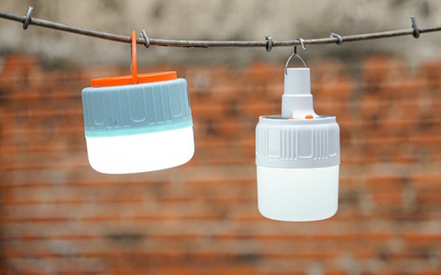 Mua đèn LED năng lượng mặt trời giá rẻ tưởng tiết kiệm điện, ai ngờ vô dụng thế này