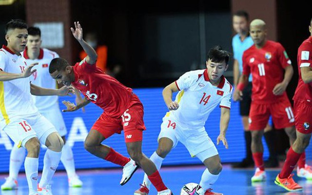 CĐV ‘truy lùng’ người hùng futsal Việt Nam xé lưới Panama