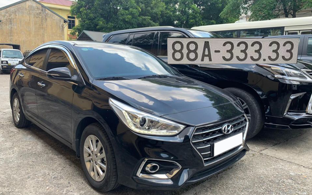 Bán Hyundai Accent biển 'toàn tài 333.33', đại gia vẫn dư tiền tậu BMW, Mercedes-Benz dù xe đã lăn bánh hơn 10.000km