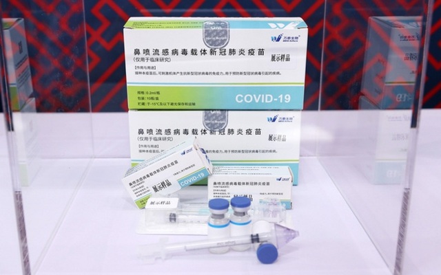 Vaccine COVID-19 dạng xịt mũi của Trung Quốc có hiệu quả ngay sau 24 giờ