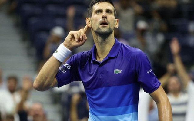 Liên tiếp bị la ó và gây nhiễu từ khán đài, Djokovic vẫn bản lĩnh ngược dòng vào bán kết US Open
