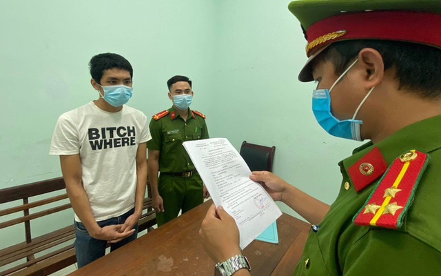 Nữ phó chủ tịch phường Đà Nẵng bị người vi phạm cầm cuốc, xẻng hành hung