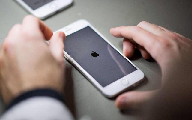 Cảnh báo: Người dùng iPhone có thể bị theo dõi qua camera và microphone