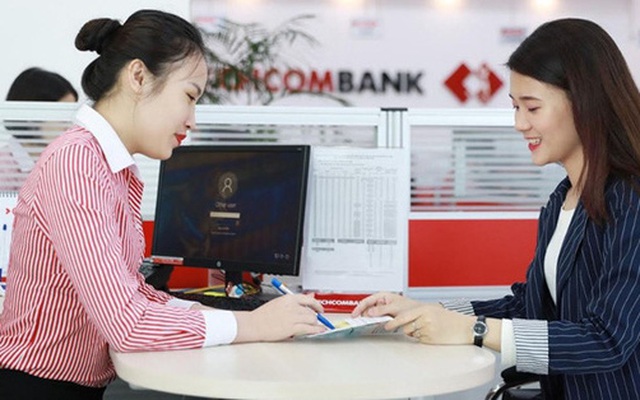 Không chỉ lãi tỷ USD, thị trường còn "choáng" với mức lương, thưởng ở Techcombank