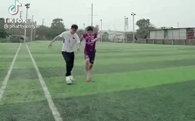 Cầu thủ Việt Nam tung clip chế giễu Bunmathan khiến báo Thái Lan ngỡ ngàng