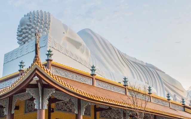 Ngôi chùa cổ 300 tuổi có tượng Phật nằm trên mái dài nhất châu Á ở Bình Dương