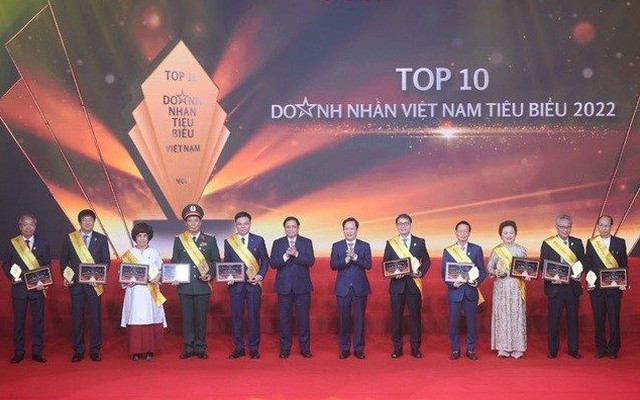 Công bố Top 10 doanh nhân tiêu biểu nhất Việt Nam 2022: Chỉ có 1 tỷ phú USD góp mặt