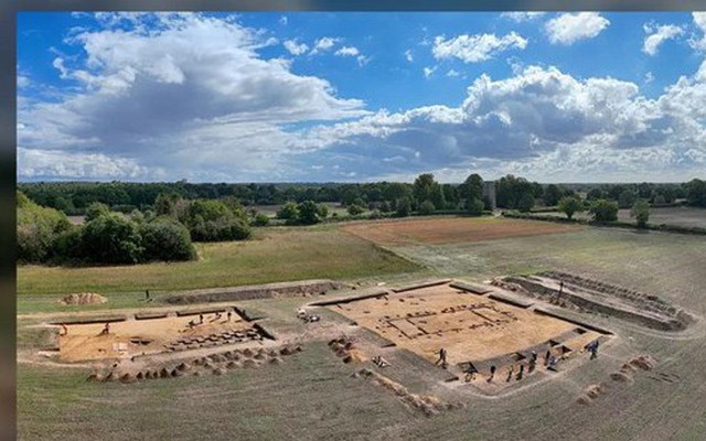 Tìm thấy phòng đại tiệc 1.400 năm tuổi, chuyên chiêu đãi chiến binh