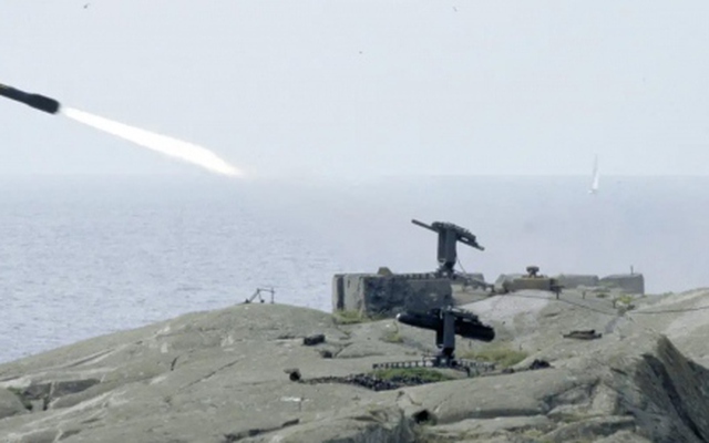 Ukraine sử dụng hệ thống phòng thủ ven bờ RBS-17 tấn công mục tiêu trên bộ