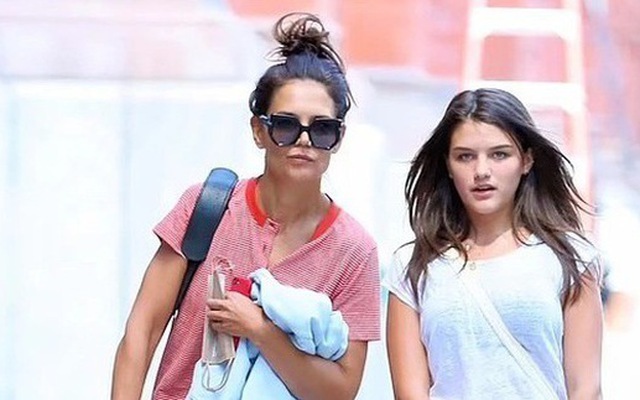 Mẹ đơn thân Katie Holmes tiết lộ cách nuôi dạy con đáng nể