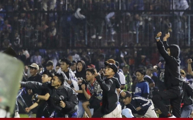 Bạo loạn bóng đá khiến 125 người chết: LĐBĐ Indonesia ra hàng loạt án phạt nặng