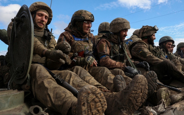 Quan chức LPR: Ukraine ồ ạt triển khai binh sỹ và vũ khí tới biên giới Donbass
