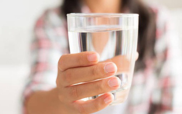 Nghiên cứu mới: Chúng ta có thể không cần uống 2 lít nước mỗi ngày
