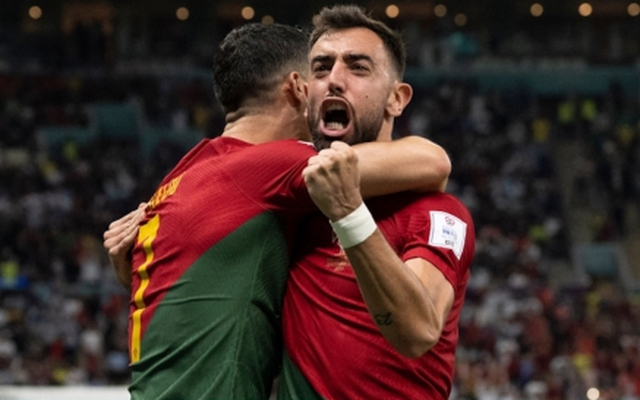 Bruno Fernandes tỏa sáng giúp Bồ Đào Nha đánh bại Uruguay, vượt qua vòng bảng