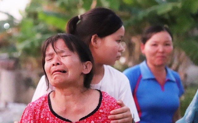 Ngày về đẫm nước mắt của người phụ nữ biệt tích 27 năm vì bị bán sang Trung Quốc