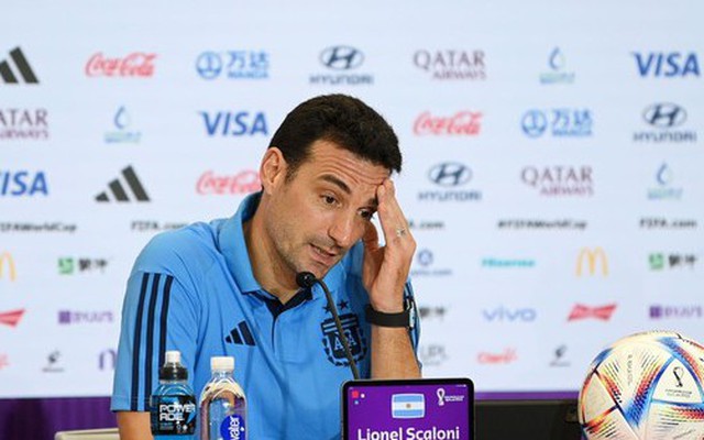 Rời sân lúc 2 giờ sáng, HLV Argentina chỉ trích FIFA: ‘Chúng tôi bị loại thì tốt hơn’
