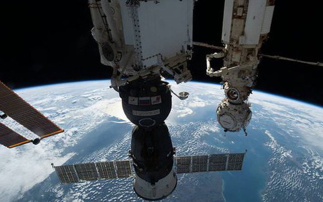 Nga tìm ra lỗ thủng tàu vũ trụ Soyuz, trả lời về tình trạng các phi hành gia