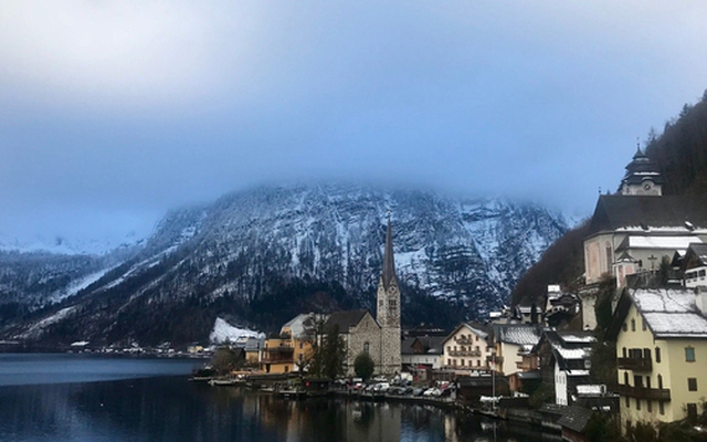 Hallstatt - Ngôi làng cổ trên thiệp Giáng sinh