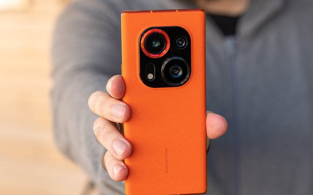 Tecno ra mắt điện thoại cao cấp có camera độc lạ