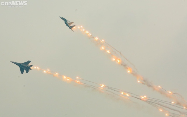 Nhiệm vụ quan trọng của đạn mồi bẫy nhiệt trên tiêm kích Su-30MK2