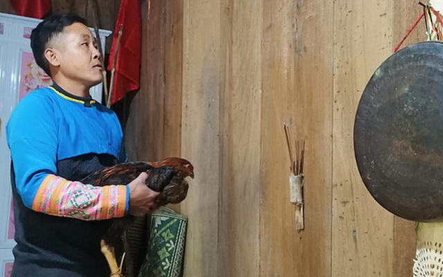 CLIP: Phong tục ăn Tết con gà độc đáo của người Mông
