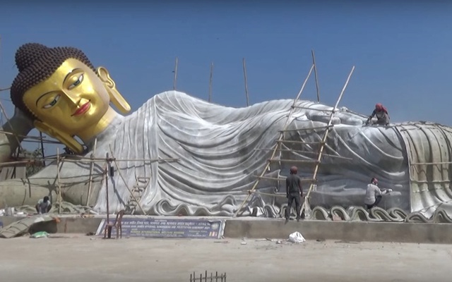 Cận cảnh bức Phật nằm lớn nhất Ấn Độ tại Bồ Đề Đạo Tràng