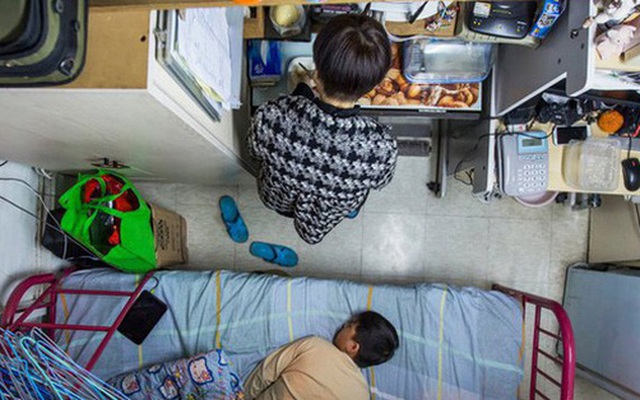 Mua nhà 'khó như lên trời' ở Hong Kong: Dân làm quần quật cả đời không đủ tiền, căn hộ 'tí hon' 17m2 bị thổi giá lên gần 5 tỷ đồng