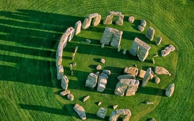 Quần thể Stonehenge là một loại lịch Mặt trời