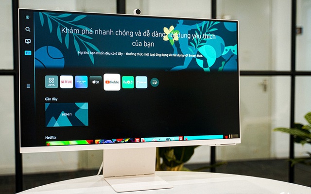 Ấn tượng đầu Samsung Smart Monitor M8: Tấm nền 4K 32”, webcam nam châm, dùng thay TV