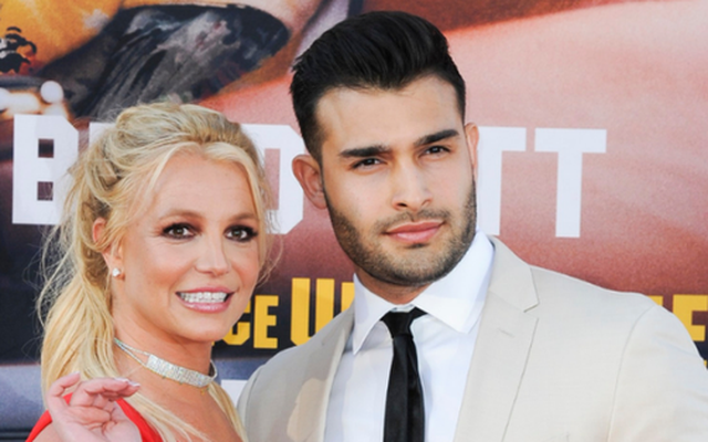 HOT: Britney Spears chính thức kết hôn với bạn trai người mẫu kém 13 tuổi sau khi thông báo mang thai?