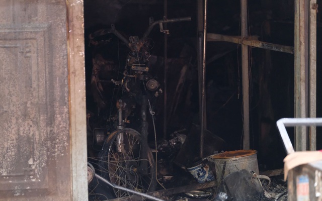 Vụ cháy 5 người tử vong ở Kim Liên: Hai bố con thoát lên mái nhà kêu cứu
